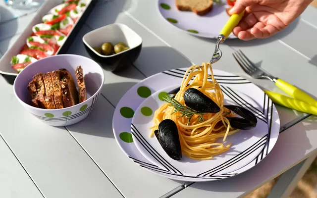 Melamine Tableware Set Dots 16 Pcs 4 Melamine Tableware Set Dots 16 Pcs - Image 2