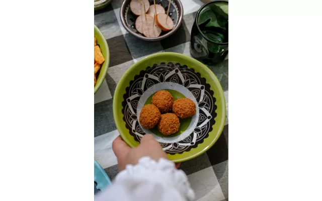 Rebel Outdoor Melamine Bowl 28 Cm Orange 4 Rebel Outdoor Melamine Bowl 28 Cm Orange - Image 2